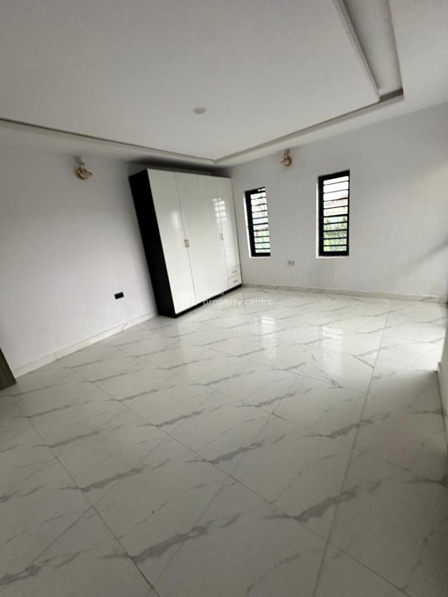 3bedroom Terraced Duplex with a Bq in Yaba  Price : 175m Tittle: C of, Yaba, Lagos, Terraced Duplex for Sale