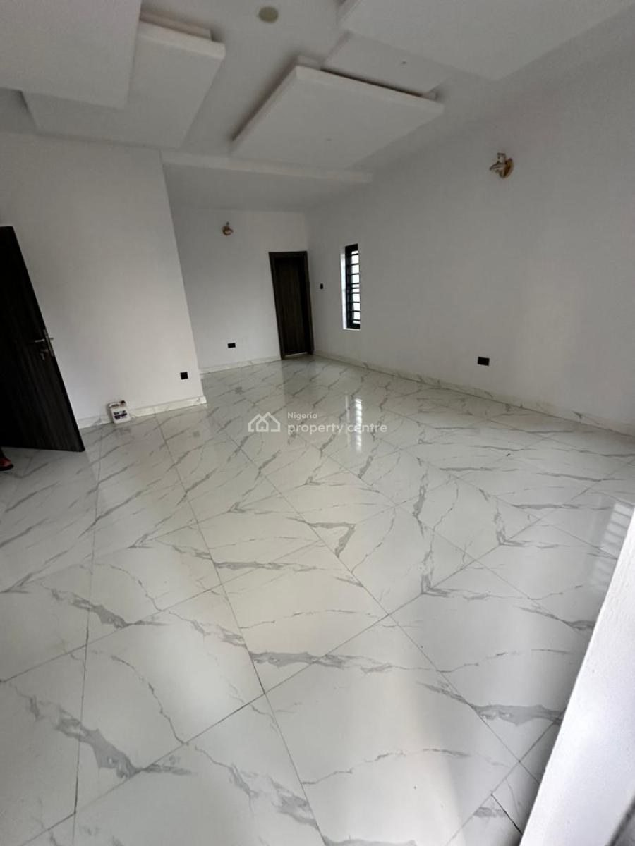 3bedroom Terraced Duplex with a Bq in Yaba  Price : 175m Tittle: C of, Yaba, Lagos, Terraced Duplex for Sale
