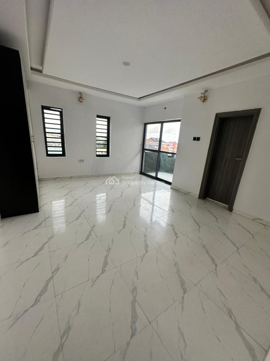 3bedroom Terraced Duplex with a Bq in Yaba  Price : 175m Tittle: C of, Yaba, Lagos, Terraced Duplex for Sale