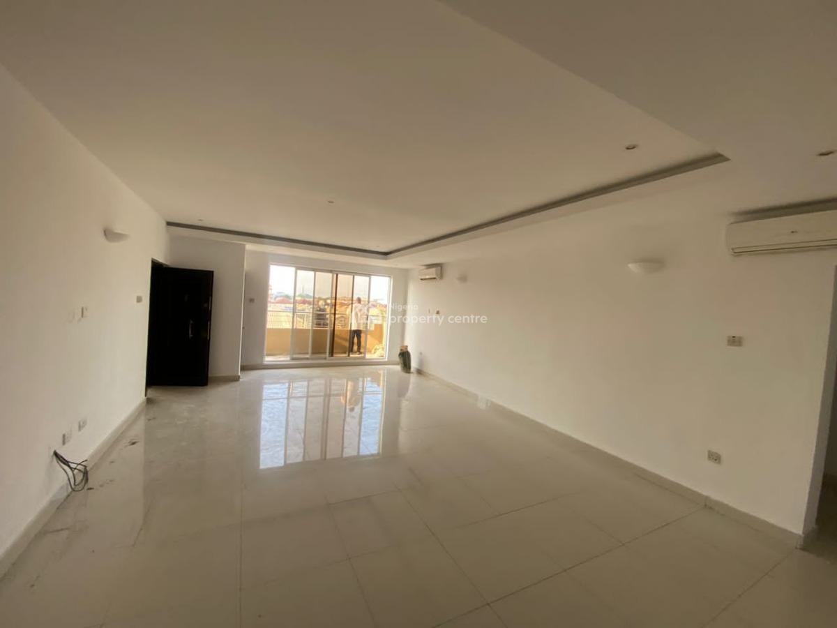 Spacious 3 Bedroom Serviced Apartment with Bq, Lekki Phase 1, Lekki, Lagos, Flat / Apartment for Rent