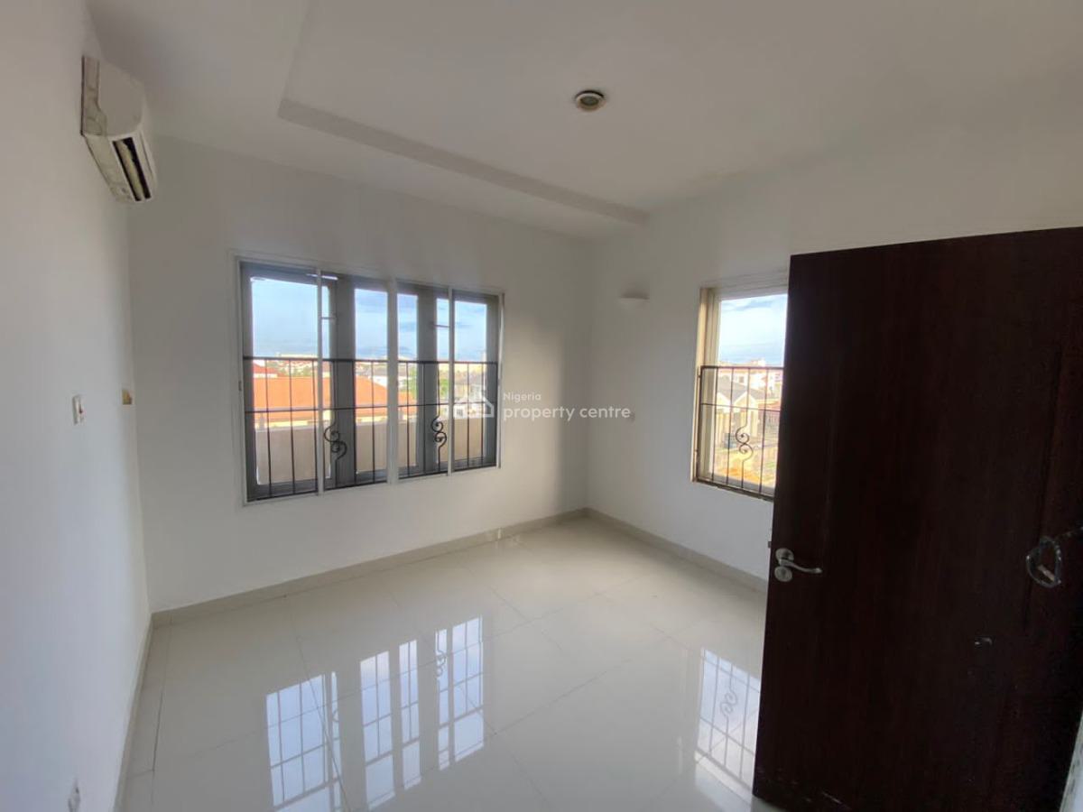 Spacious 3 Bedroom Serviced Apartment with Bq, Lekki Phase 1, Lekki, Lagos, Flat / Apartment for Rent