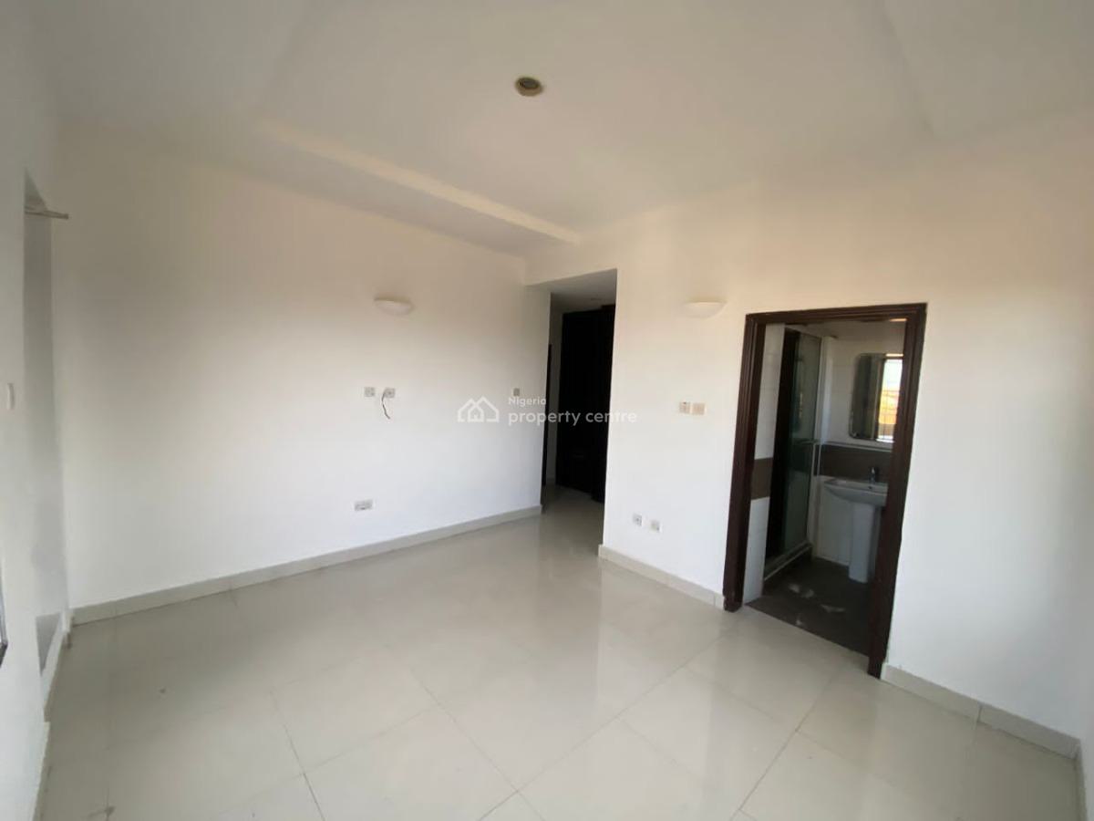 Spacious 3 Bedroom Serviced Apartment with Bq, Lekki Phase 1, Lekki, Lagos, Flat / Apartment for Rent