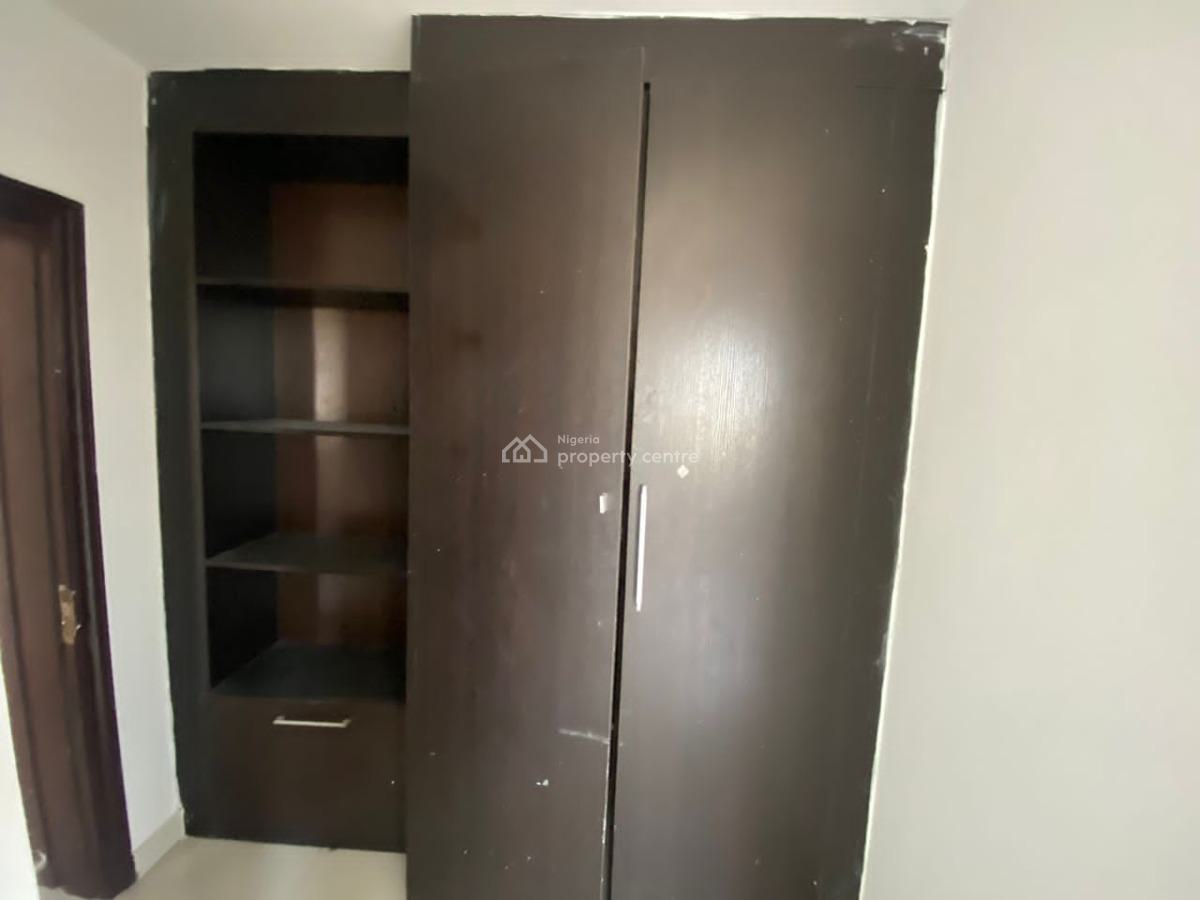 Spacious 3 Bedroom Serviced Apartment with Bq, Lekki Phase 1, Lekki, Lagos, Flat / Apartment for Rent