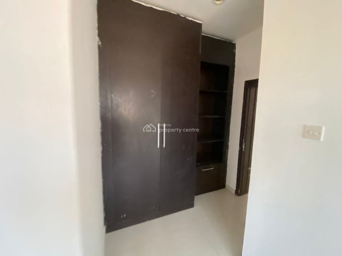 Spacious 3 Bedroom Serviced Apartment with Bq, Lekki Phase 1, Lekki, Lagos, Flat / Apartment for Rent
