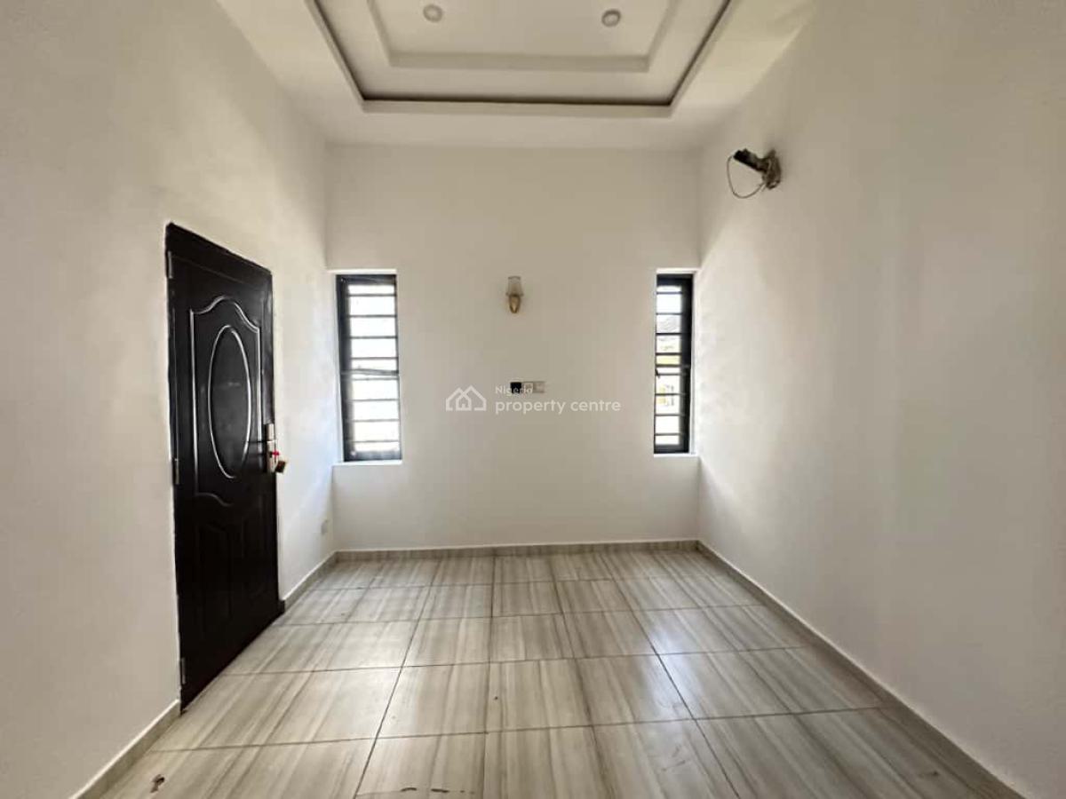 4 Bedroom Terrace. N8m Yearly. Lekki., Golden Palm Estate, Lekki Phase 2, Lekki, Lagos, Terraced Duplex for Rent