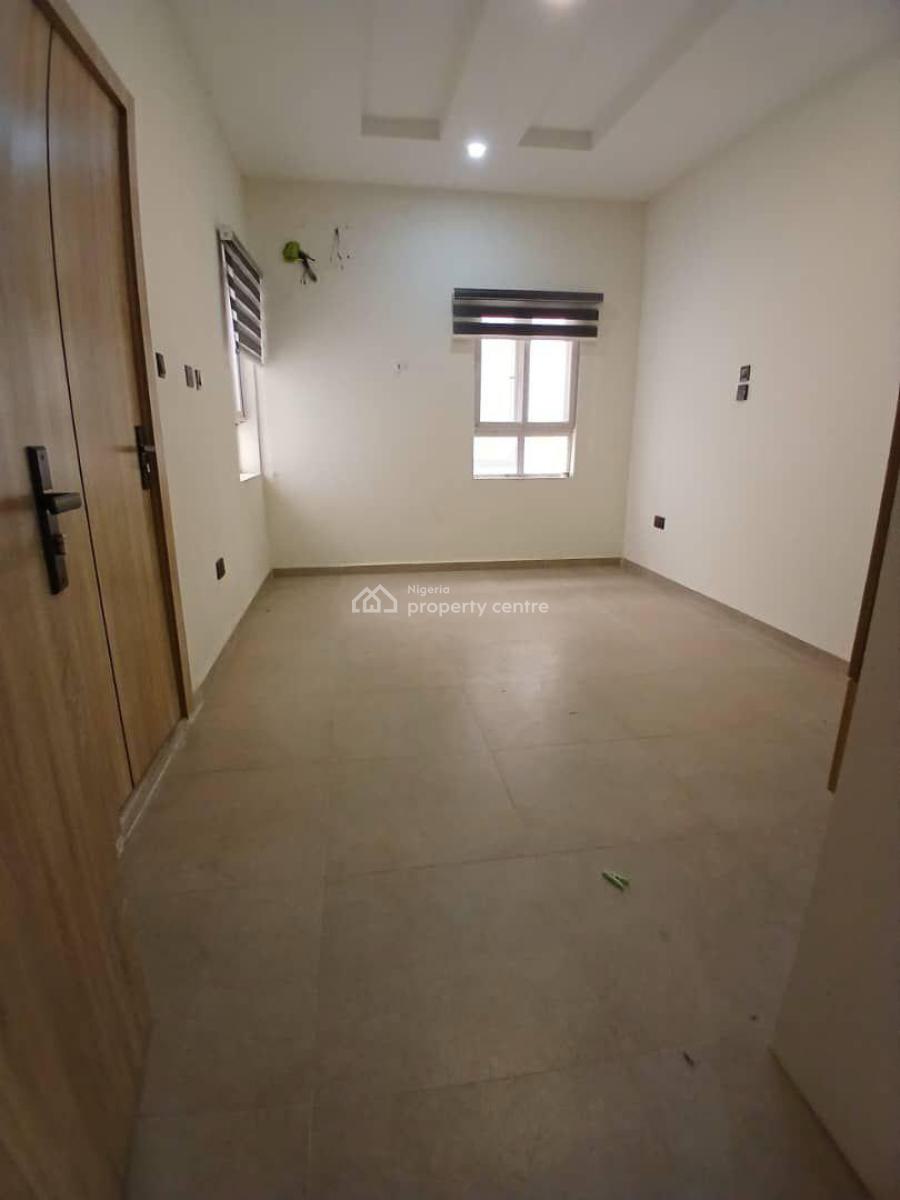 Spacious Studio Apartment, Fitted Personal Kitchen Upstairs Penthouse, Chevron Drive, Lekki, Lagos, Self Contain (single Rooms) for Rent