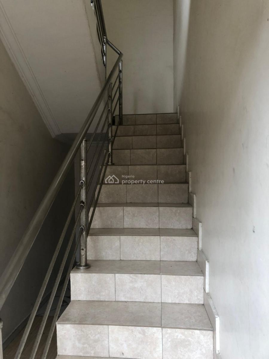 Just Out  3bed Flat  Location: Sangotedon an Estate)  Clean, Well, United Estate Sangotedo, Sangotedo, Ajah, Lagos, Detached Bungalow for Rent