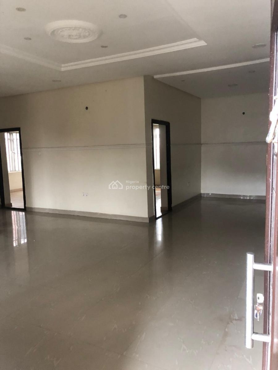 Just Out  3bed Flat  Location: Sangotedon an Estate)  Clean, Well, United Estate Sangotedo, Sangotedo, Ajah, Lagos, Detached Bungalow for Rent