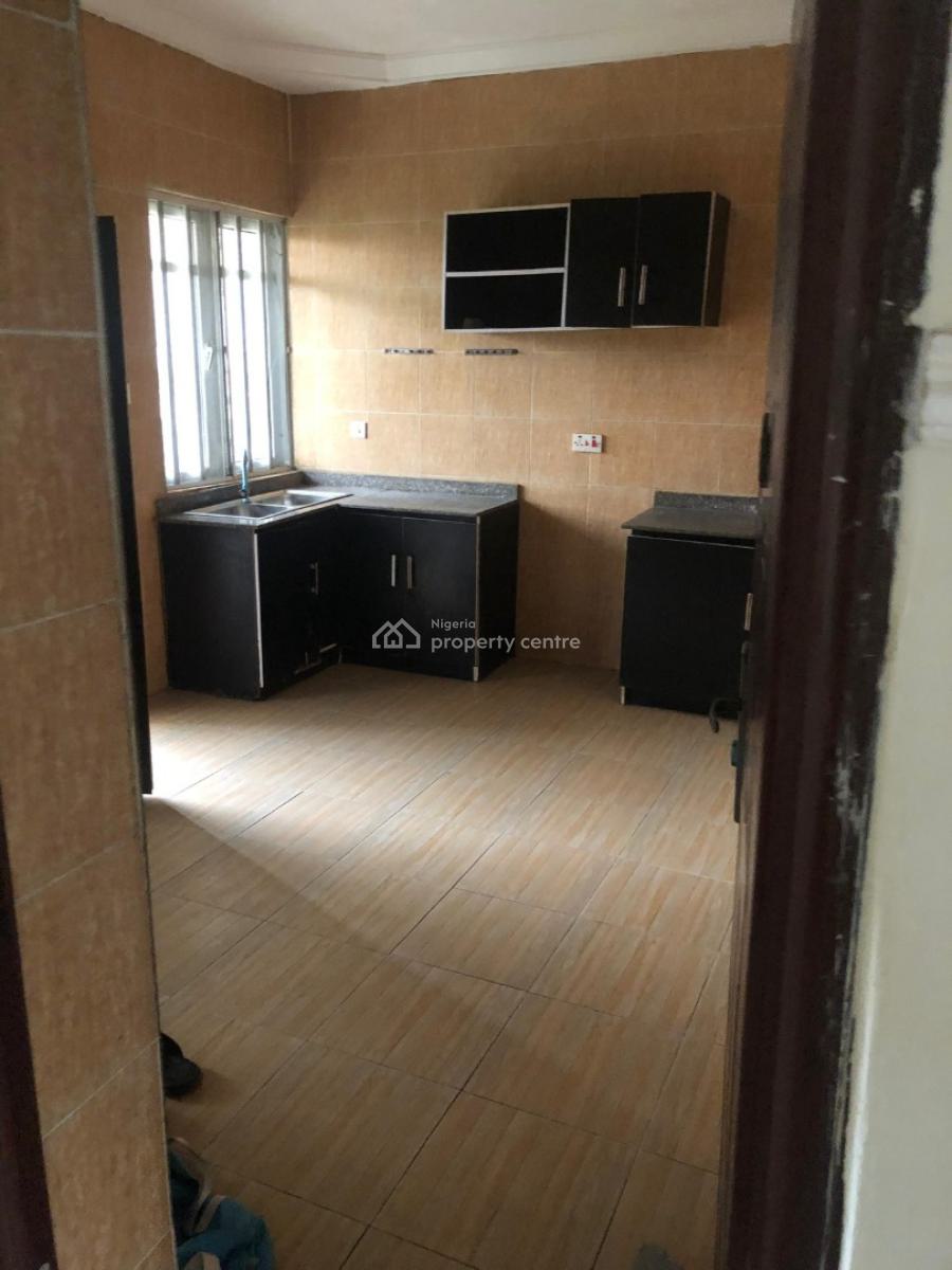 Just Out  3bed Flat  Location: Sangotedon an Estate)  Clean, Well, United Estate Sangotedo, Sangotedo, Ajah, Lagos, Detached Bungalow for Rent