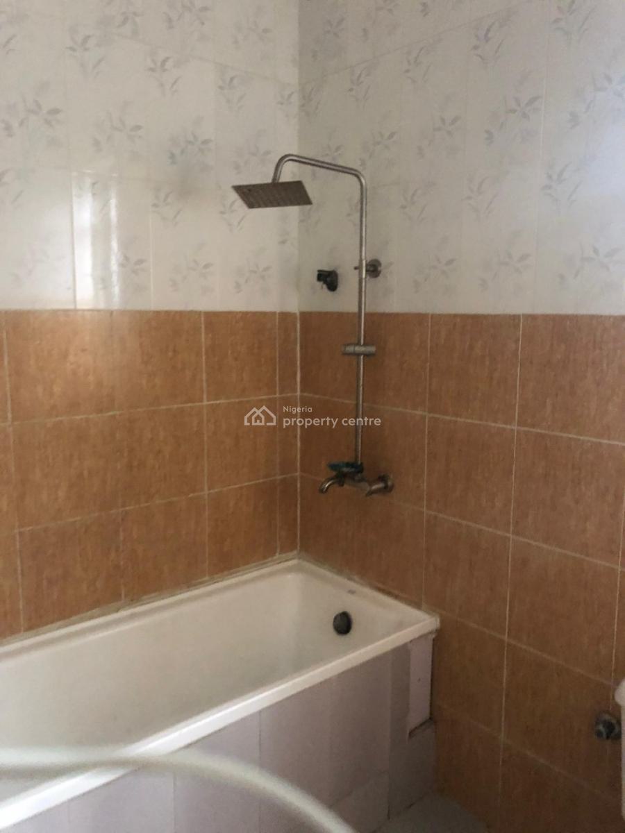 Just Out  3bed Flat  Location: Sangotedon an Estate)  Clean, Well, United Estate Sangotedo, Sangotedo, Ajah, Lagos, Detached Bungalow for Rent