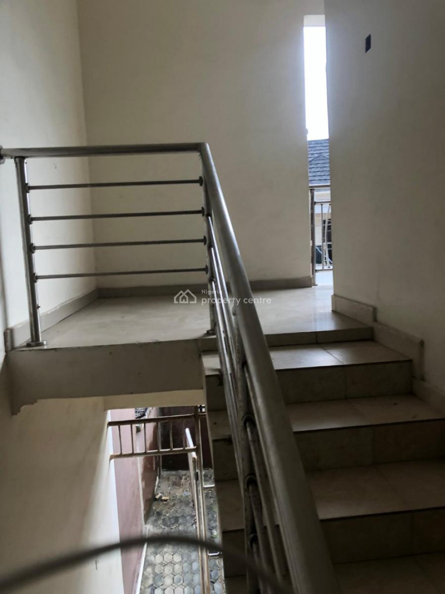 Just Out  3bed Flat  Location: Sangotedon an Estate)  Clean, Well, United Estate Sangotedo, Sangotedo, Ajah, Lagos, Detached Bungalow for Rent
