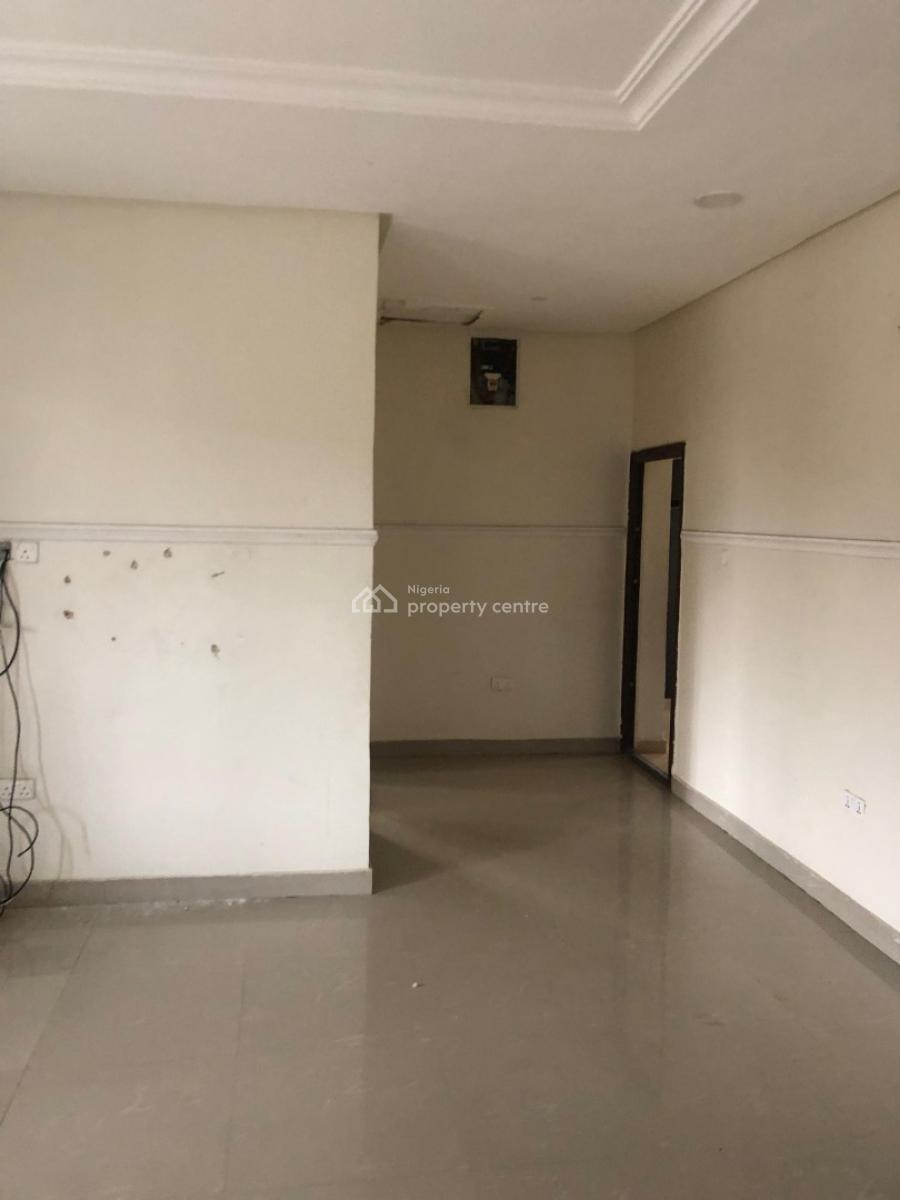 Just Out  3bed Flat  Location: Sangotedon an Estate)  Clean, Well, United Estate Sangotedo, Sangotedo, Ajah, Lagos, Detached Bungalow for Rent