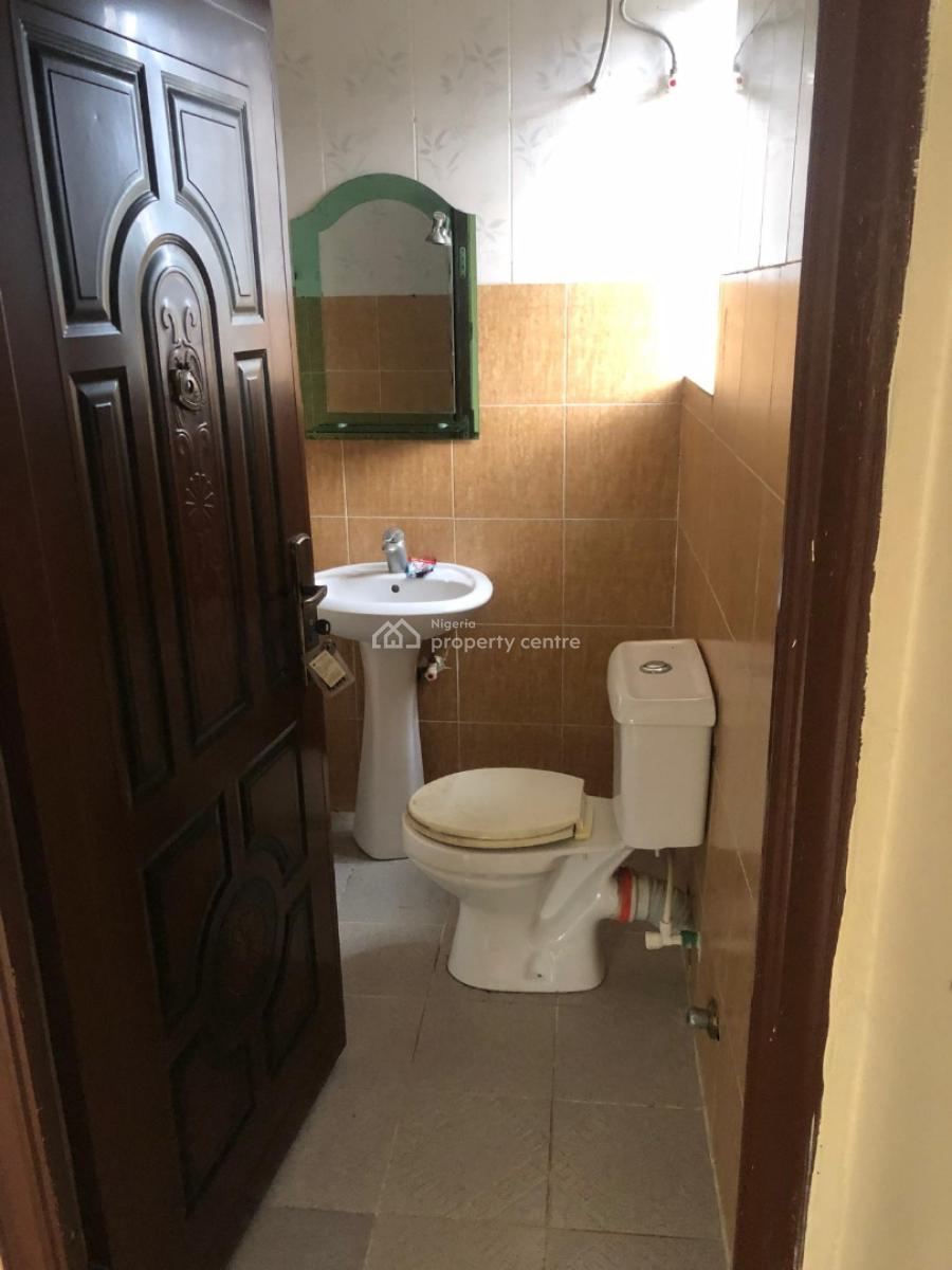 Just Out  3bed Flat  Location: Sangotedon an Estate)  Clean, Well, United Estate Sangotedo, Sangotedo, Ajah, Lagos, Detached Bungalow for Rent