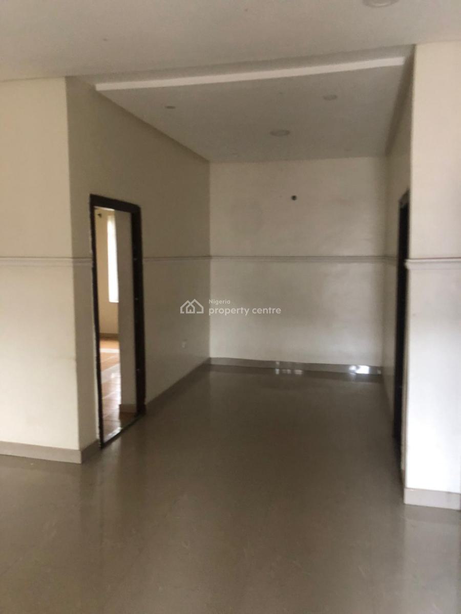 Just Out  3bed Flat  Location: Sangotedon an Estate)  Clean, Well, United Estate Sangotedo, Sangotedo, Ajah, Lagos, Detached Bungalow for Rent