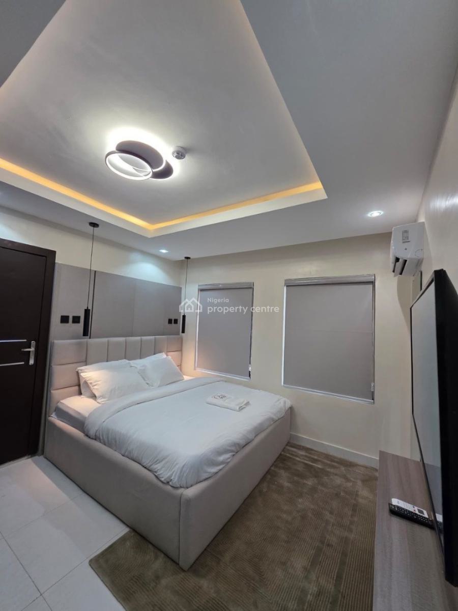 Papaya Spacious - 2 Bedrooms Apartment with Snooker Board  and Swimmin, Lekki Phase 1, Lekki, Lagos, Flat / Apartment Short Let