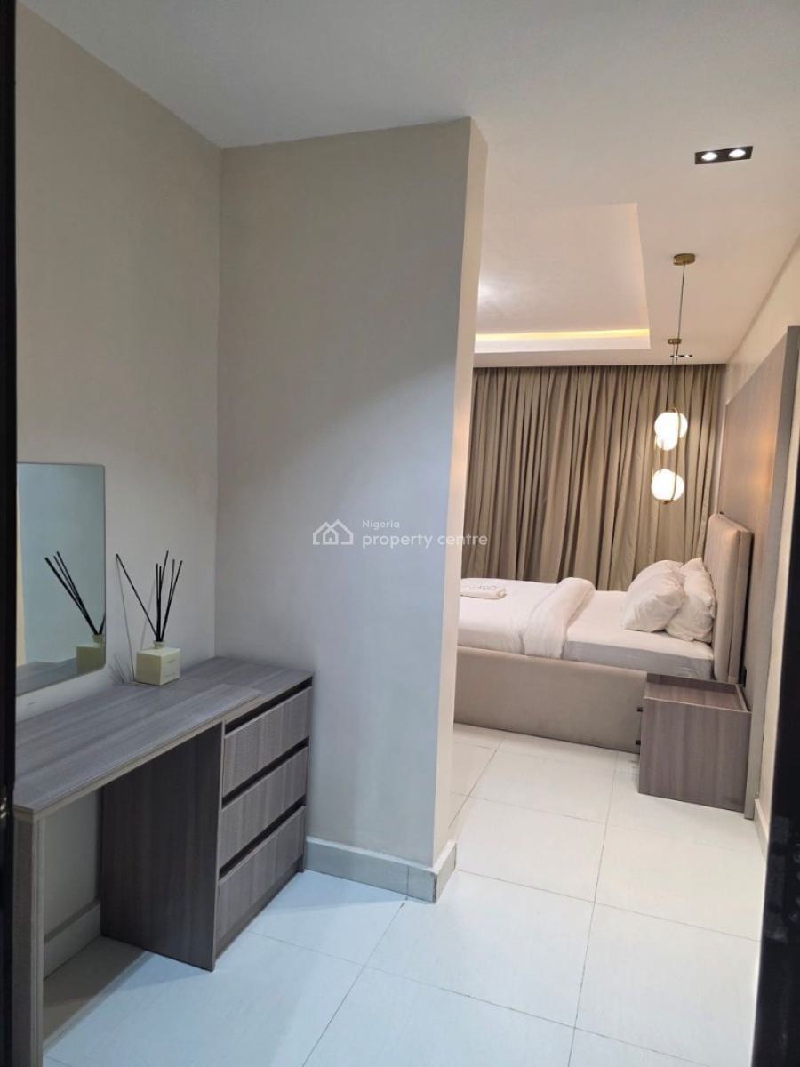 Papaya Spacious - 2 Bedrooms Apartment with Snooker Board  and Swimmin, Lekki Phase 1, Lekki, Lagos, Flat / Apartment Short Let