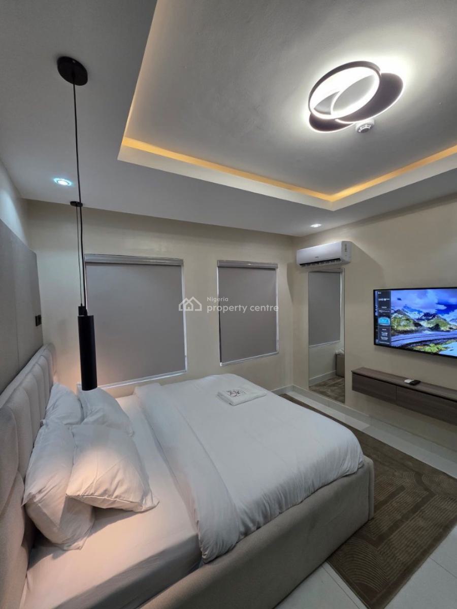 Papaya Spacious - 2 Bedrooms Apartment with Snooker Board  and Swimmin, Lekki Phase 1, Lekki, Lagos, Flat / Apartment Short Let