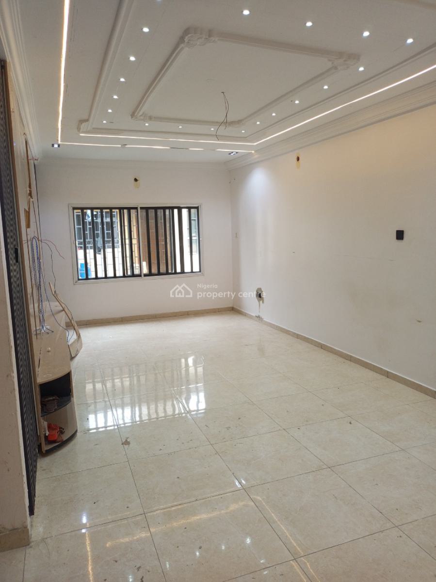 Spacious 3bedroom Upstairs Private Staircase, Jakande, Lekki, Lagos, Flat / Apartment for Rent