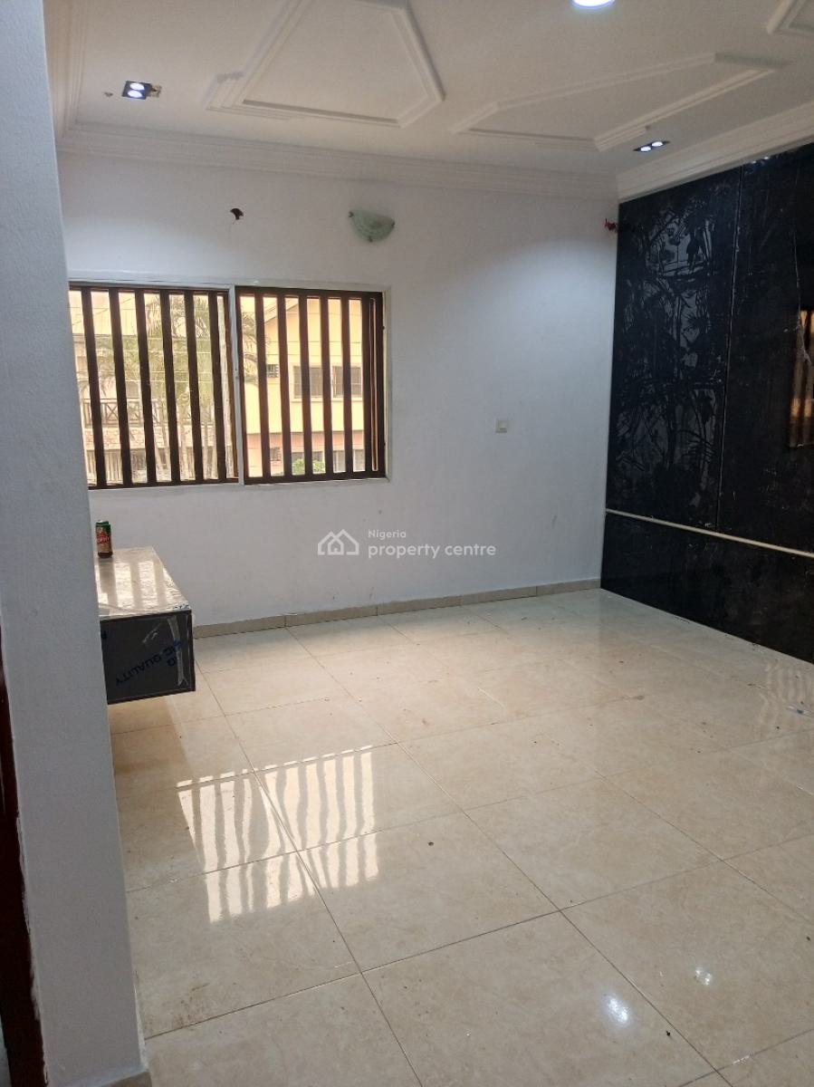 Spacious 3bedroom Upstairs Private Staircase, Jakande, Lekki, Lagos, Flat / Apartment for Rent