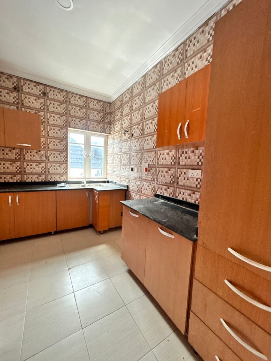 Spacious and Neat 3 Bedroom with Balcony in a Secured Estate, Ikota, Lekki, Lagos, Flat / Apartment for Rent
