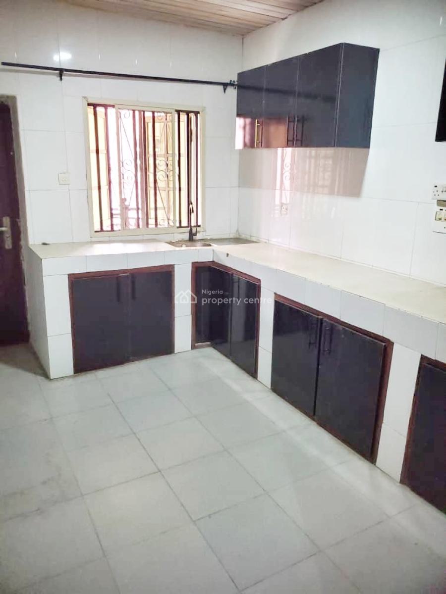 a Well Maintained Spacious 3 Bedroom Flat, Gra Phase 1, Magodo, Lagos, Flat / Apartment for Rent