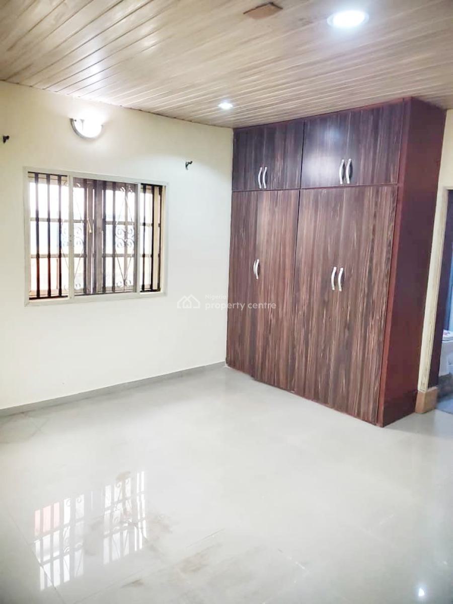 a Well Maintained Spacious 3 Bedroom Flat, Gra Phase 1, Magodo, Lagos, Flat / Apartment for Rent