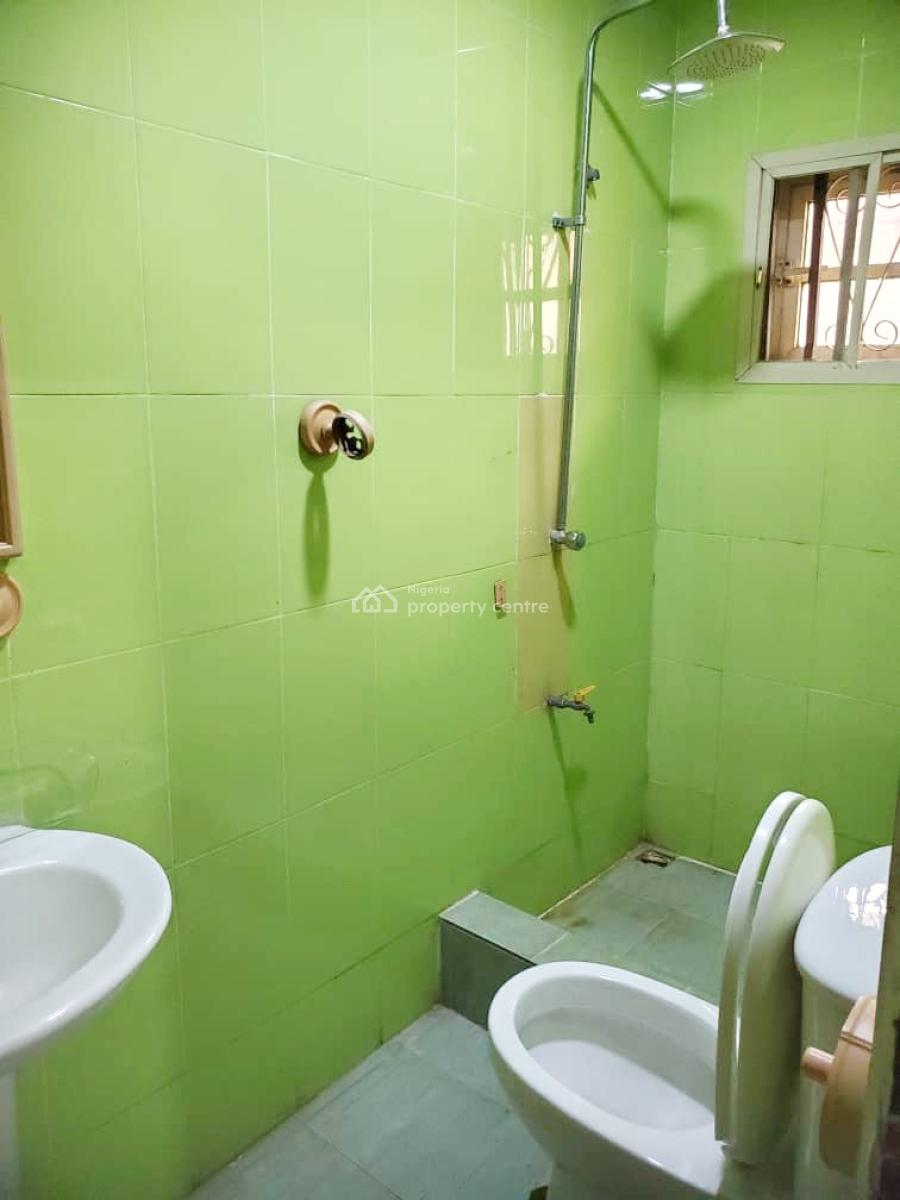 a Well Maintained Spacious 3 Bedroom Flat, Gra Phase 1, Magodo, Lagos, Flat / Apartment for Rent