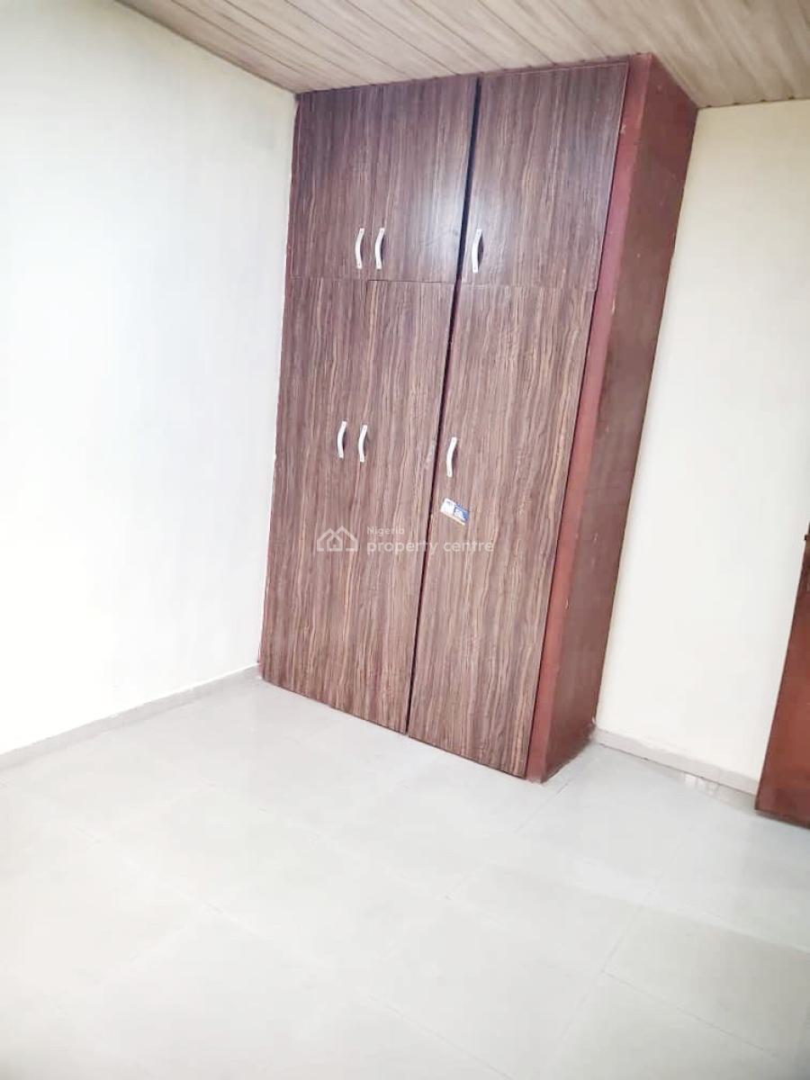 a Well Maintained Spacious 3 Bedroom Flat, Gra Phase 1, Magodo, Lagos, Flat / Apartment for Rent