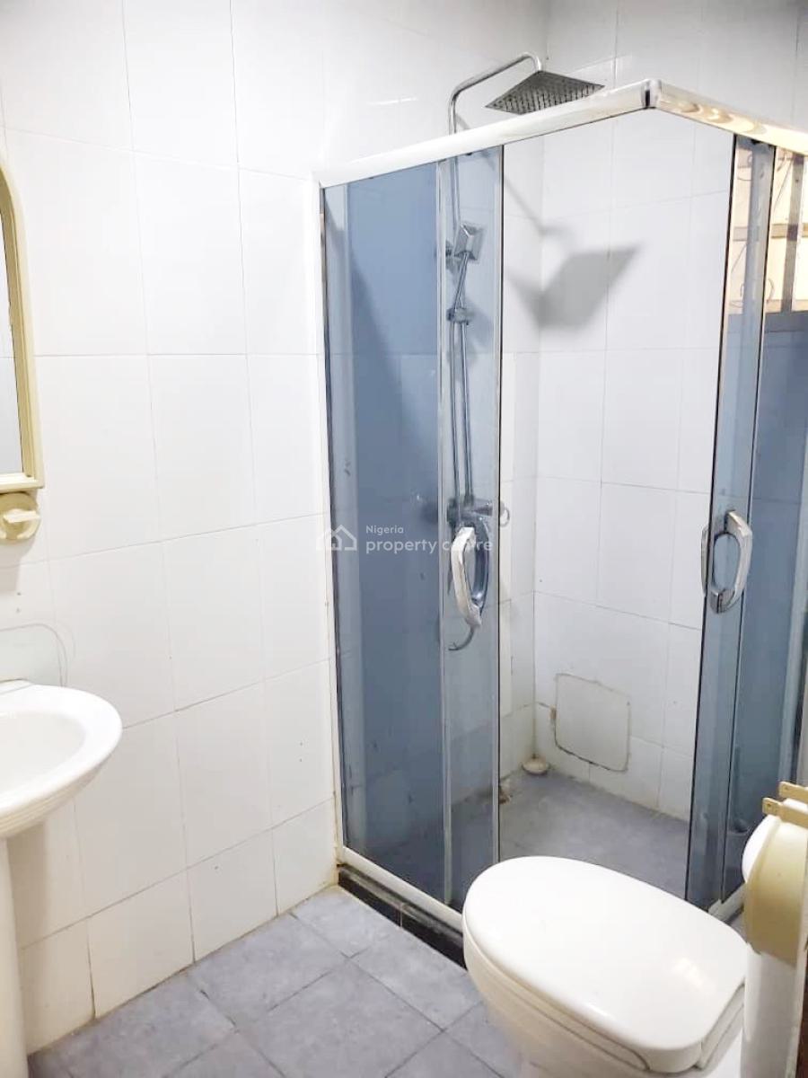 a Well Maintained Spacious 3 Bedroom Flat, Gra Phase 1, Magodo, Lagos, Flat / Apartment for Rent