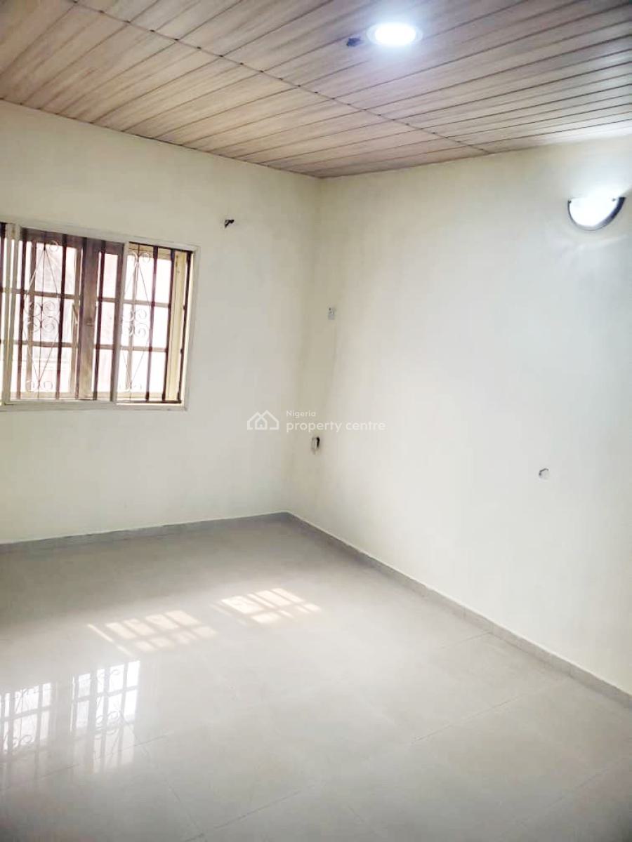 a Well Maintained Spacious 3 Bedroom Flat, Gra Phase 1, Magodo, Lagos, Flat / Apartment for Rent