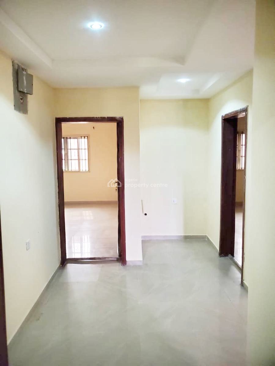 a Well Maintained Spacious 3 Bedroom Flat, Gra Phase 1, Magodo, Lagos, Flat / Apartment for Rent