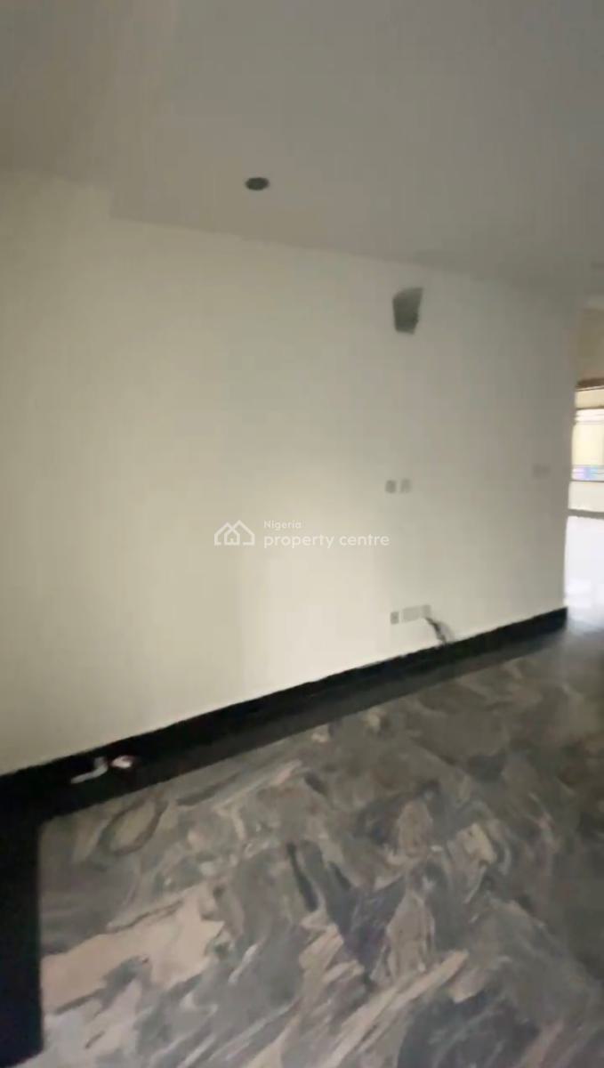 Single Room Shared 3 Bedroom Apartment Only Kitchen and Parlour Shared, Lekki Right, Lekki Phase 1, Lekki, Lagos, Flat / Apartment for Rent