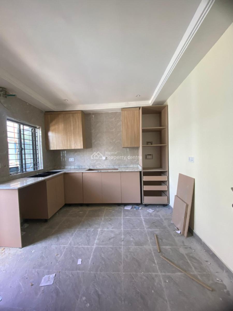 4 Bedroom Apartment, Lekki Phase 1, Lekki, Lagos, Flat / Apartment for Rent