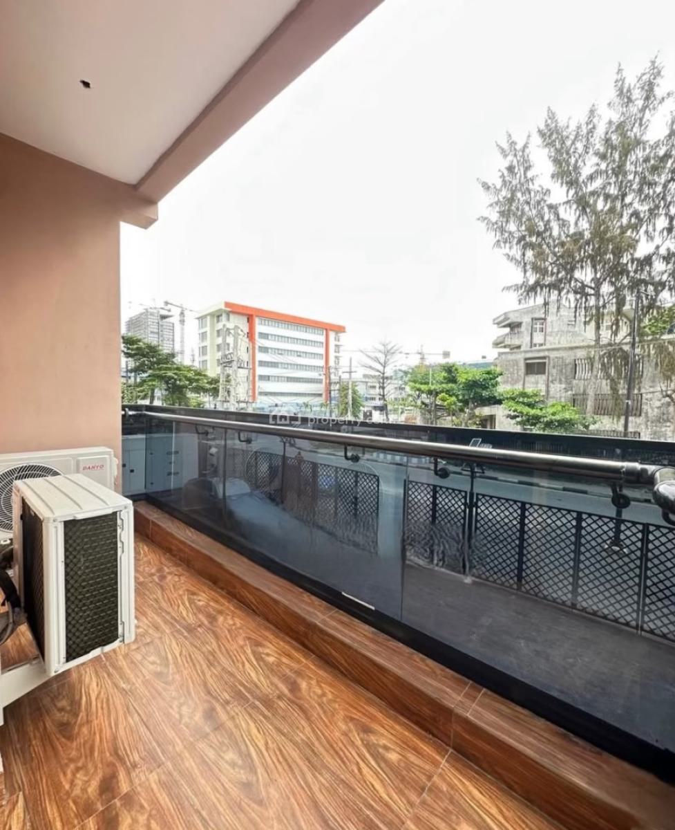 Luxury and Spacious 3 Bedroom Apartment with Pool,gym &bq, Victoria Island, Victoria Island (vi), Lagos, Flat / Apartment for Rent
