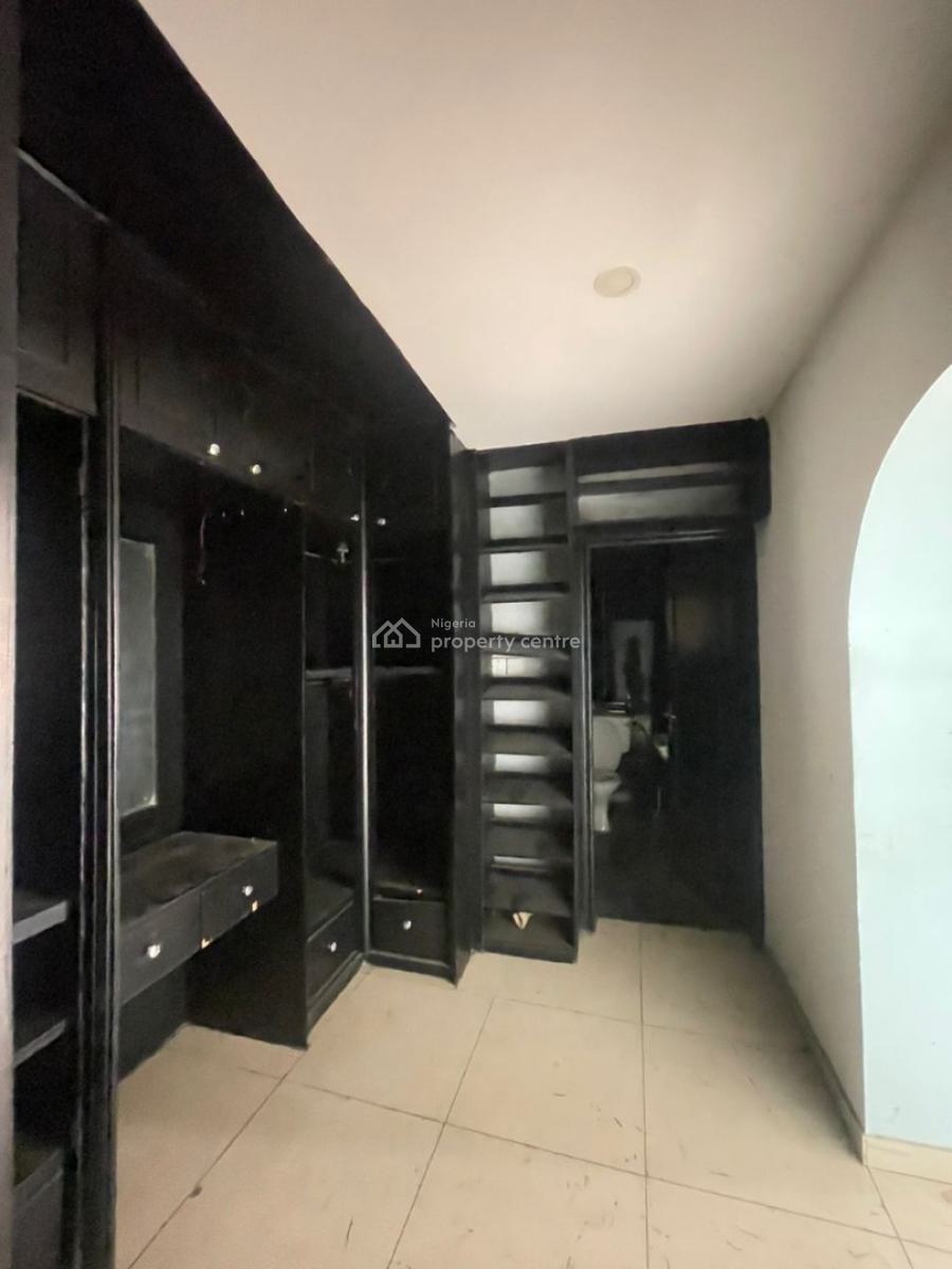 Standard 3bedroom Flat with Bq on The Third Floor, Wuse 2, Abuja, Flat / Apartment for Rent