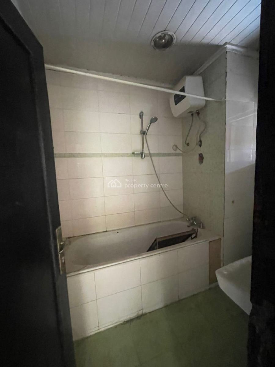 Standard 3bedroom Flat with Bq on The Third Floor, Wuse 2, Abuja, Flat / Apartment for Rent