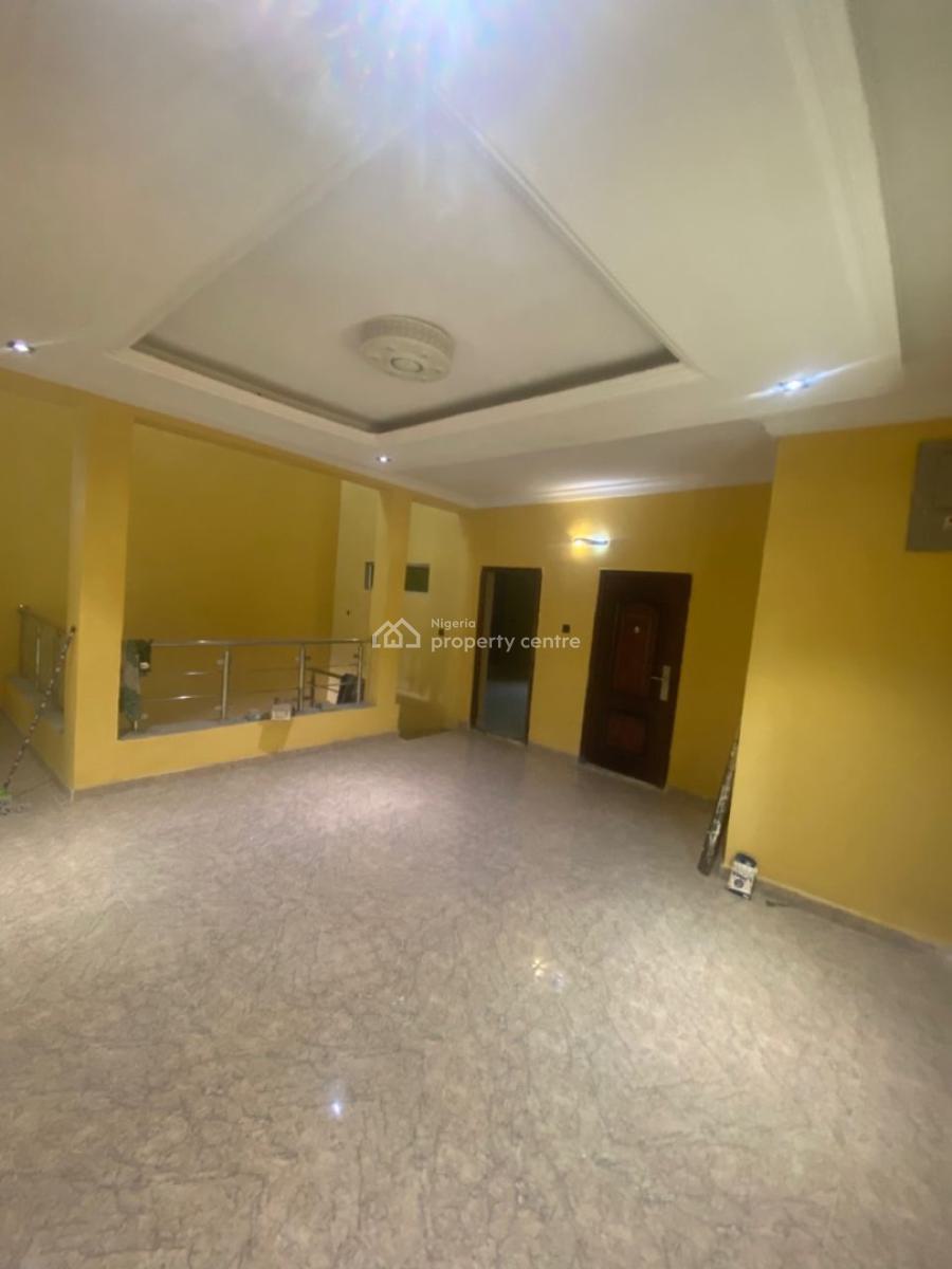 4 Bedrooms Semi Detached with Bq, Chevron Drive, Lekki, Lagos, Semi-detached Duplex for Sale