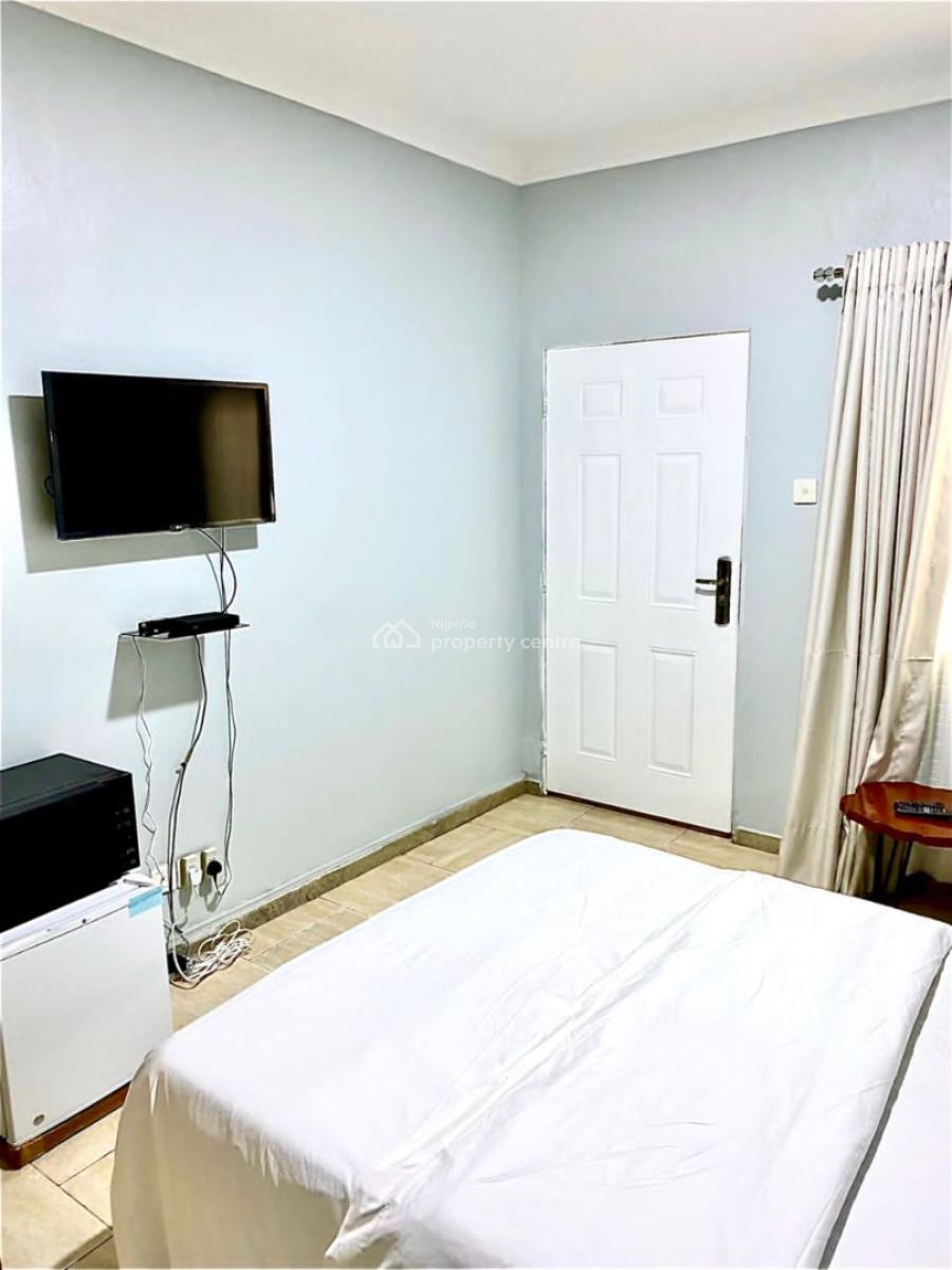 Furnished Bedroom Apartment Located in a Secure Environment, Lekki Phase 1, Lekki, Lagos, Flat / Apartment for Rent