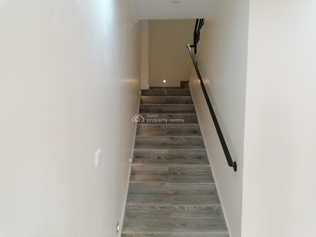2 Bedroom  Apartment Stylish and Tastefully Finished, Akinwumi Estate, Maryland, Lagos, Flat / Apartment for Sale