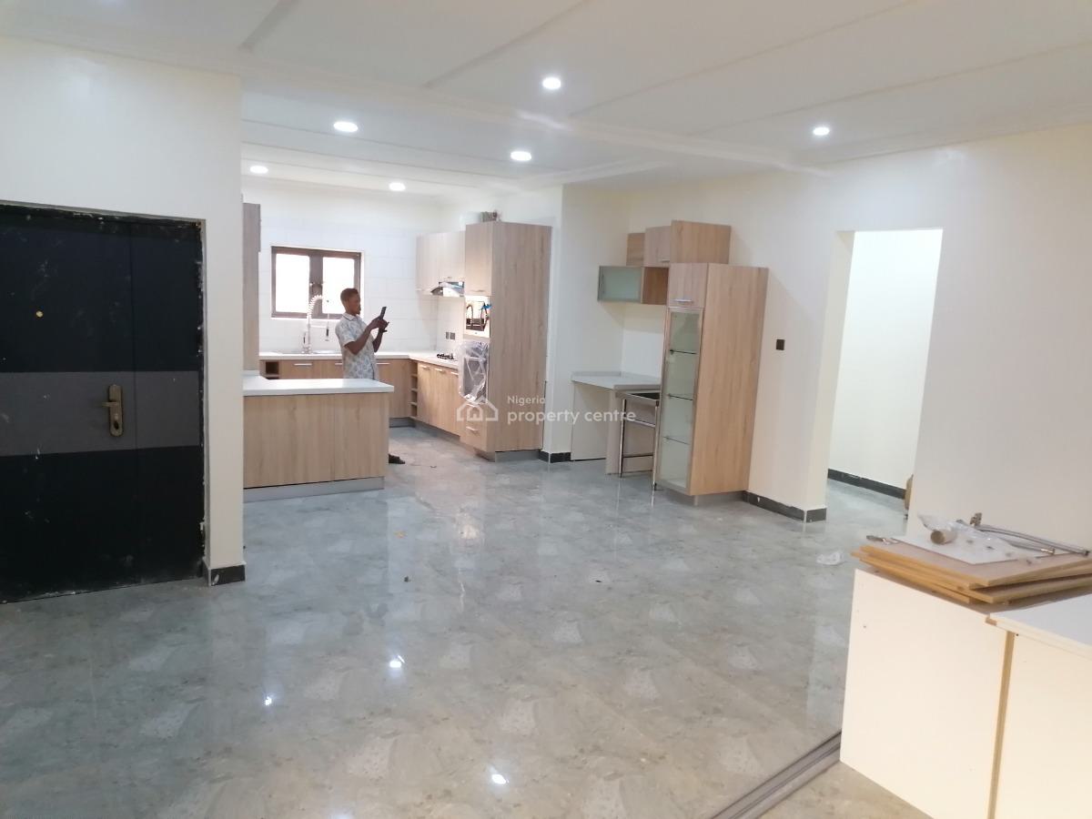 2 Bedroom  Apartment Stylish and Tastefully Finished, Akinwumi Estate, Maryland, Lagos, Flat / Apartment for Sale
