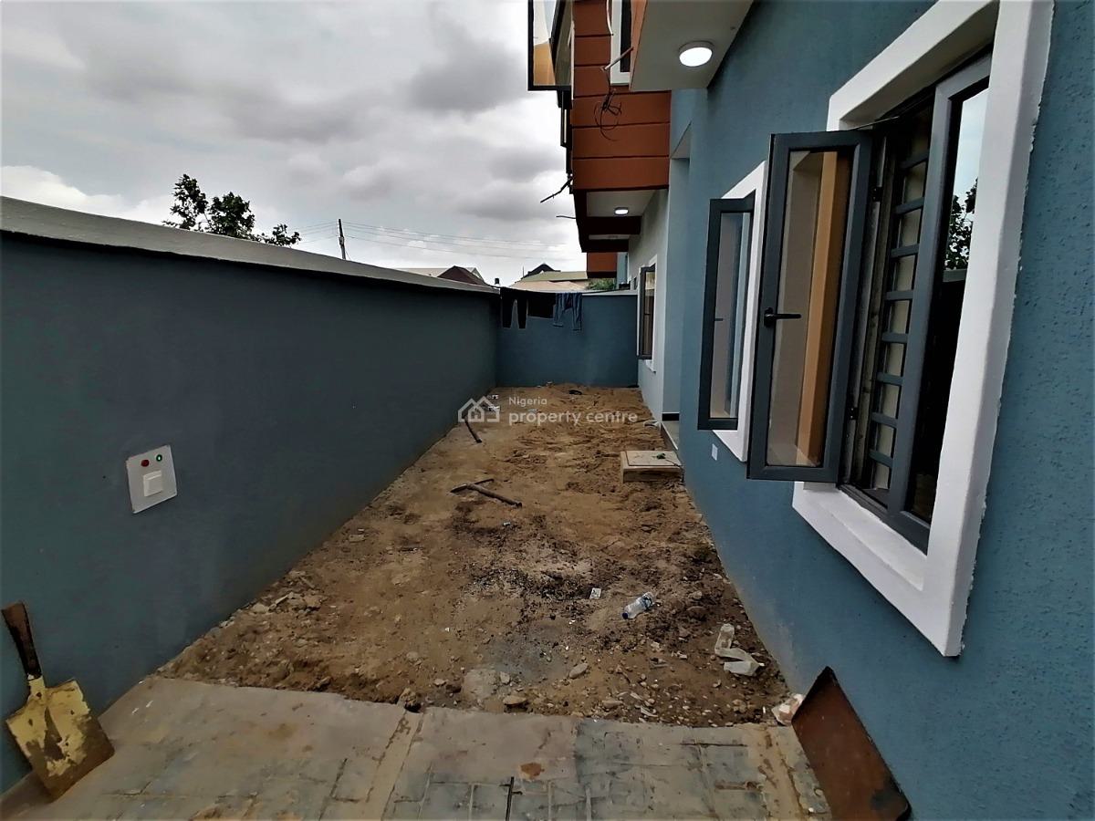 2 Bedroom  Apartment Stylish and Tastefully Finished, Akinwumi Estate, Maryland, Lagos, Flat / Apartment for Sale