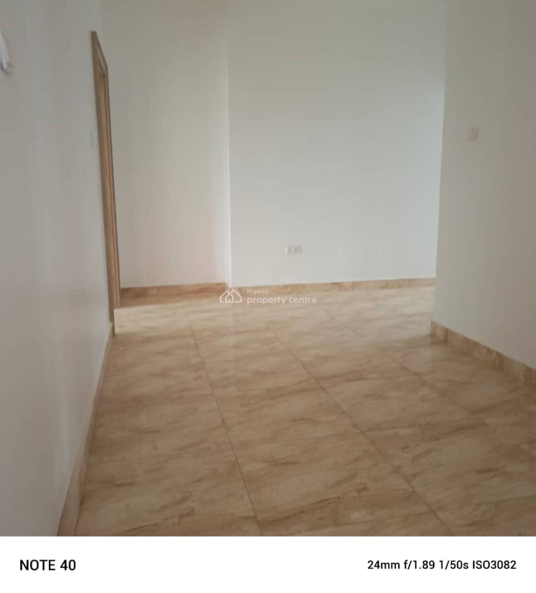 a Very Nice 4 Bedrooms Duplex with Bq in an Estate on Tarred Road., Gaduwa, Abuja, House for Sale