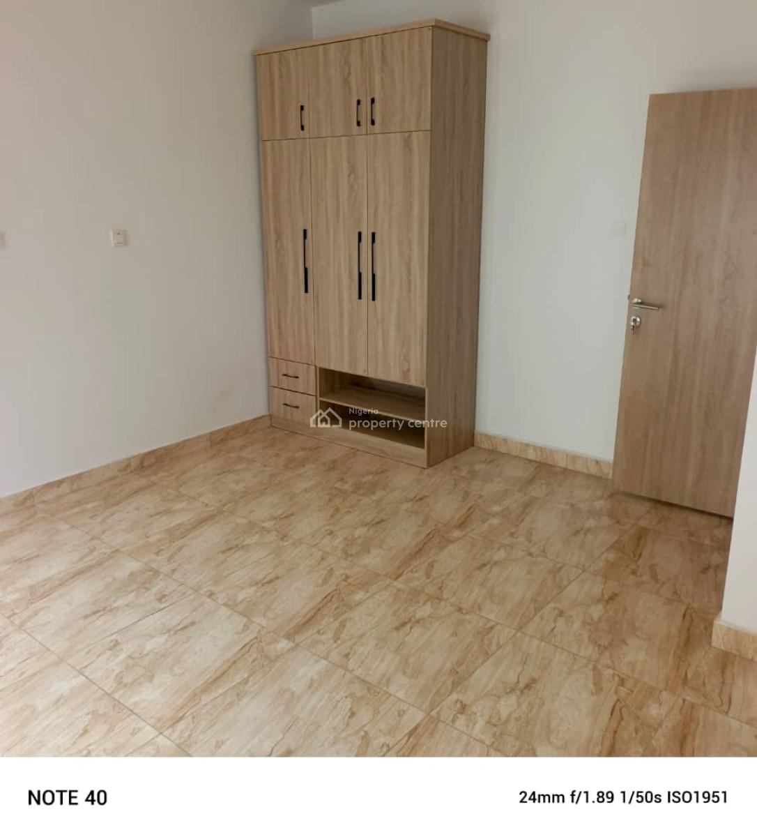 a Very Nice 4 Bedrooms Duplex with Bq in an Estate on Tarred Road., Gaduwa, Abuja, House for Sale