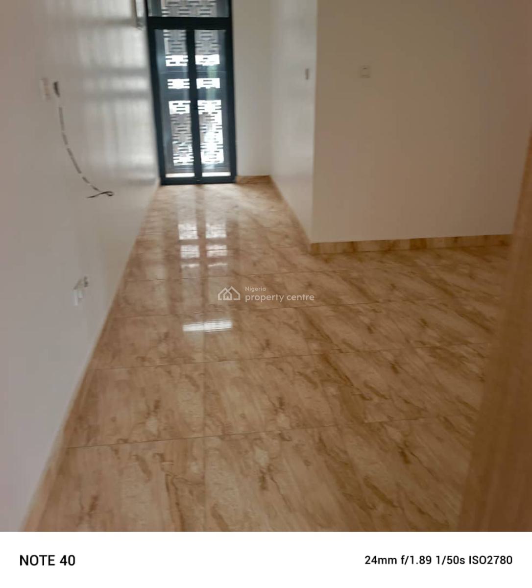 a Very Nice 4 Bedrooms Duplex with Bq in an Estate on Tarred Road., Gaduwa, Abuja, House for Sale