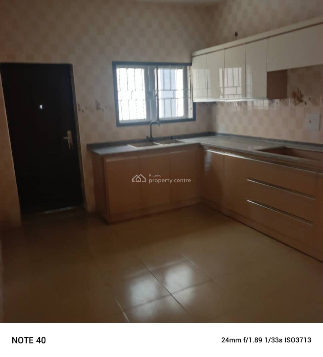 a Very Nice 4 Bedrooms Duplex with Bq in an Estate on Tarred Road., Gaduwa, Abuja, House for Sale