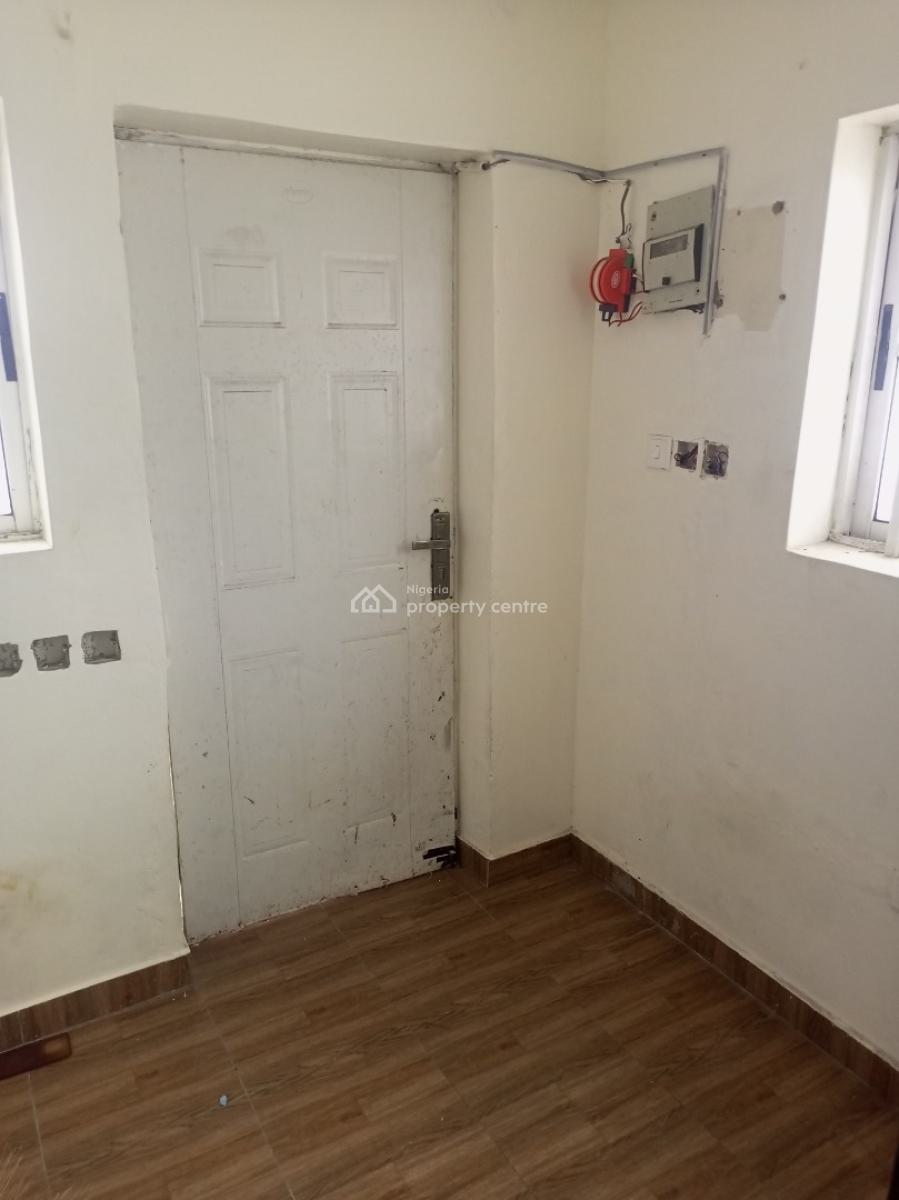 Medium Size Self Contain, Olive Garden Estate, Ogombo, Ajah, Lagos, Self Contain (single Rooms) for Rent