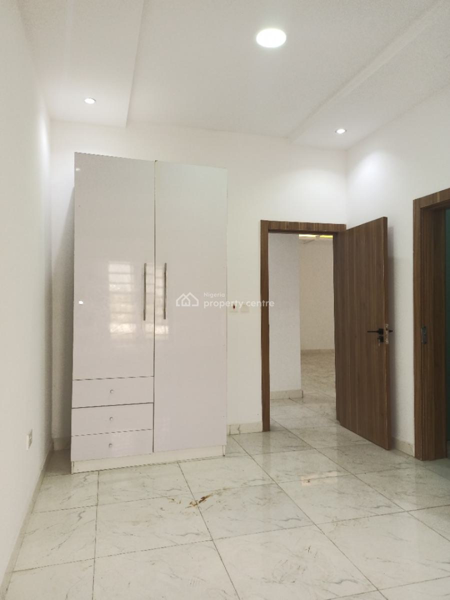 3 Bedroom Apartment with Bq, Lekki Phase 1, Lekki, Lagos, Block of Flats for Sale