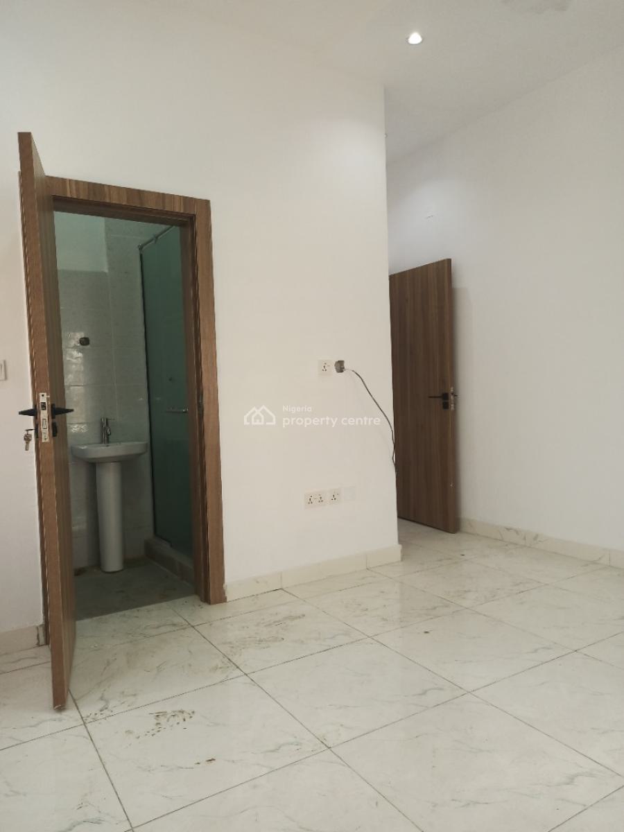 3 Bedroom Apartment with Bq, Lekki Phase 1, Lekki, Lagos, Block of Flats for Sale