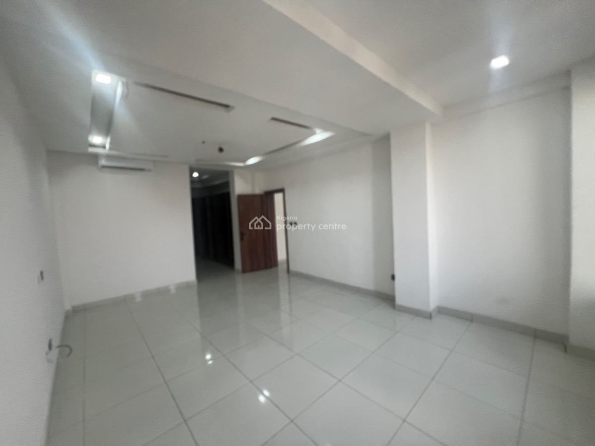 Standard 4 Bedrooms Penthouse with Roof Top & Bq, Ikate, Lekki, Lagos, Flat / Apartment for Sale
