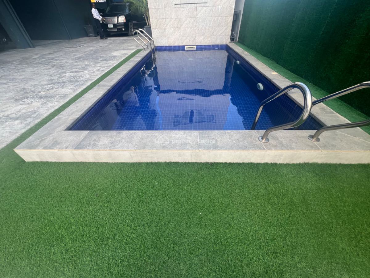 Standard 4 Bedrooms Penthouse with Roof Top & Bq, Ikate, Lekki, Lagos, Flat / Apartment for Sale